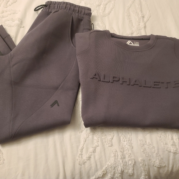 Alphalete tracksuit - Picture 6 of 10